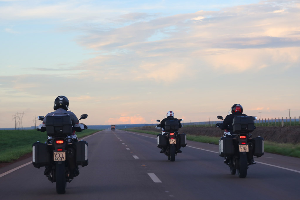 A liberdade de viajar de mota